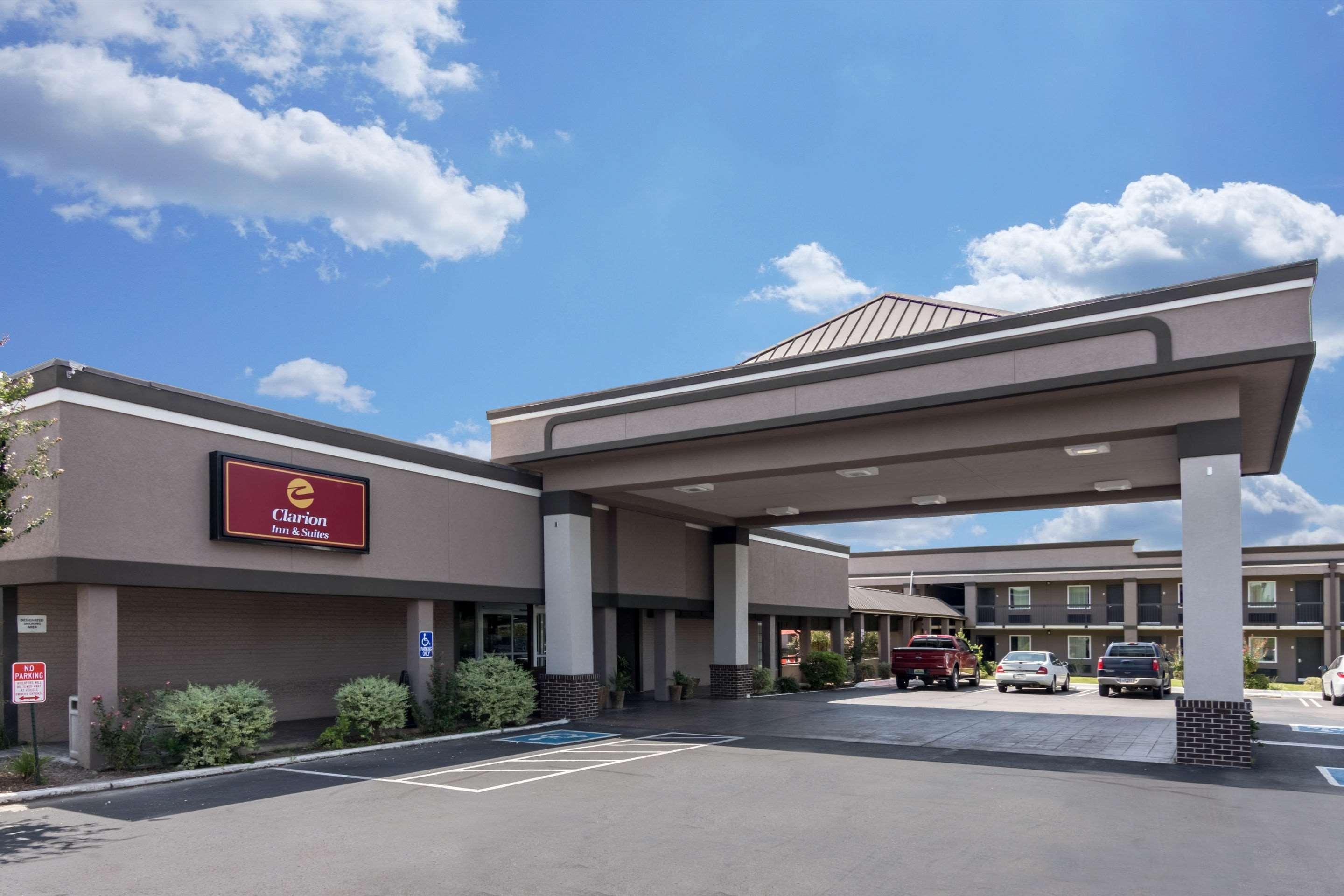 Clarion Inn & Suites Russellville I-40 Exterior foto