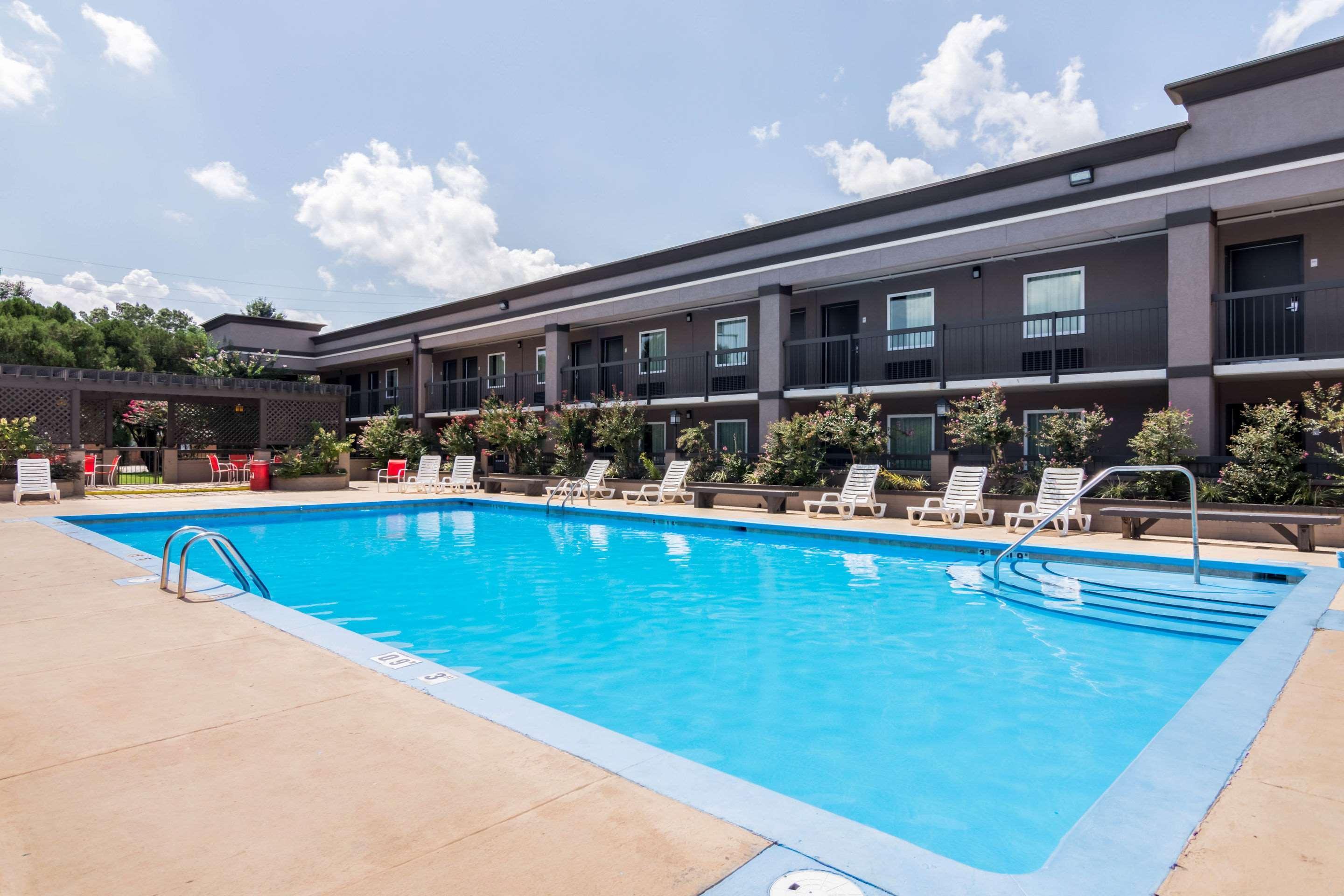 Clarion Inn & Suites Russellville I-40 Exterior foto