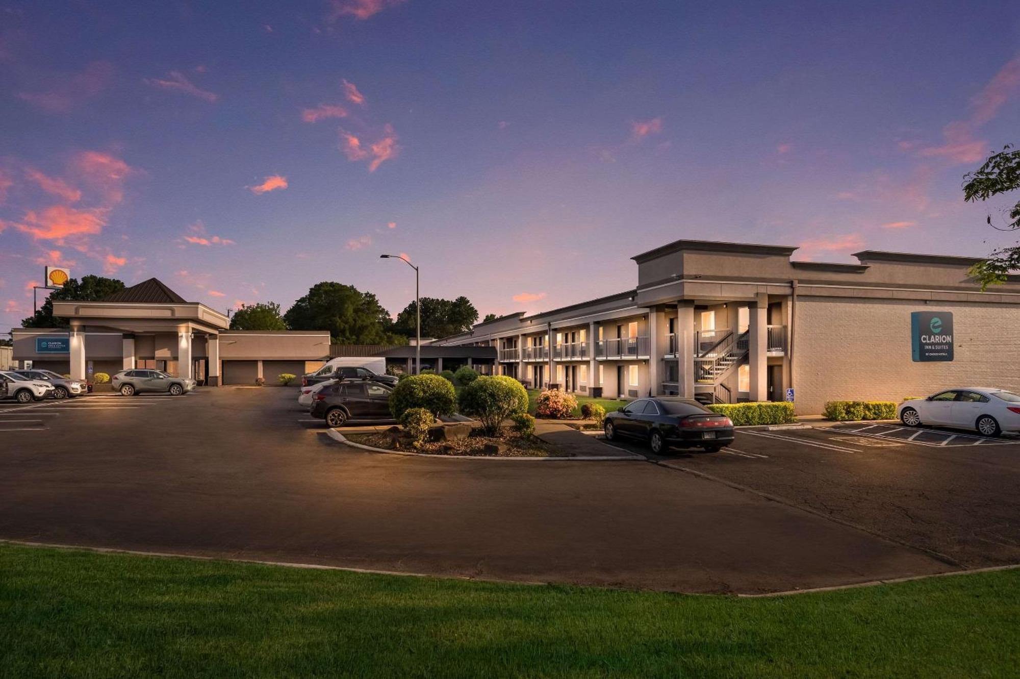 Clarion Inn & Suites Russellville I-40 Exterior foto